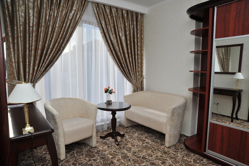 Slava Hotel Zaporizhia Exterior photo